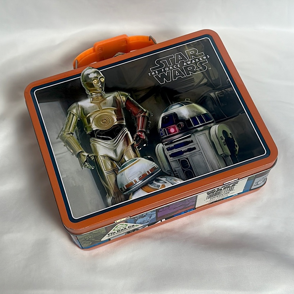 Star Wars Force Awakens Tin Lunch Box C3PO R2D2 collectable